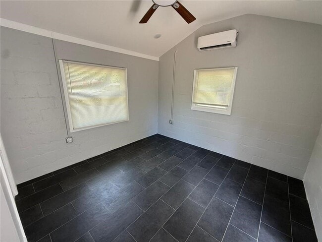 Building Photo - 7870 Rand Rd