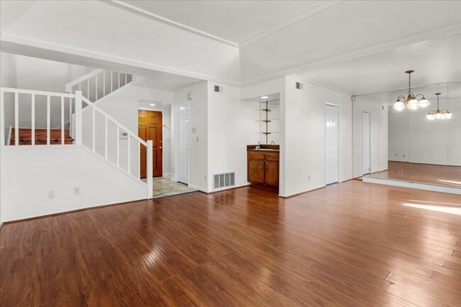 Building Photo - Private Direct-Access 3 Bedroom Townhome with 2 Car Garage, Patio, Balcony, Pool and Tennis