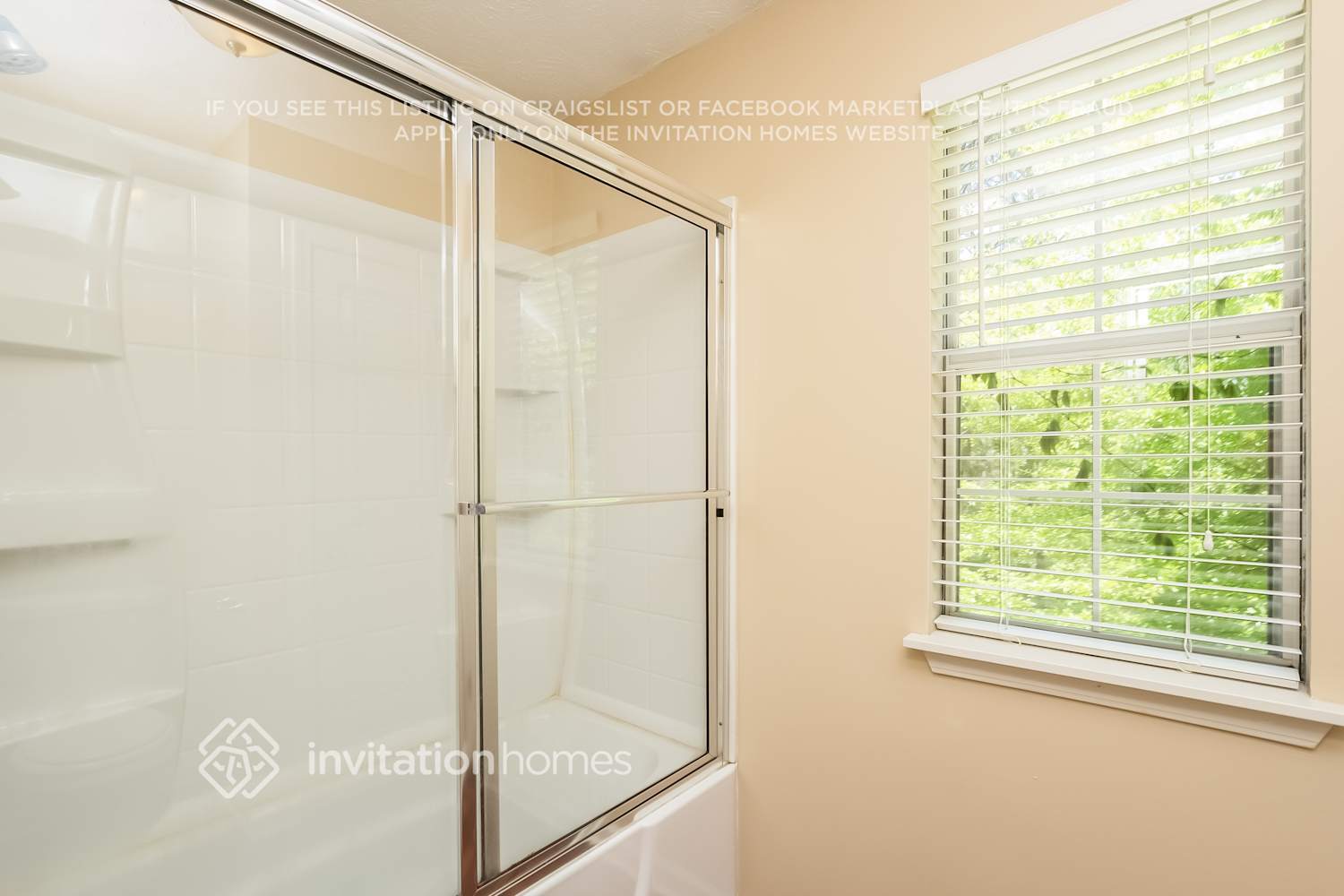 Building Photo - 1835 Red Rose Ln