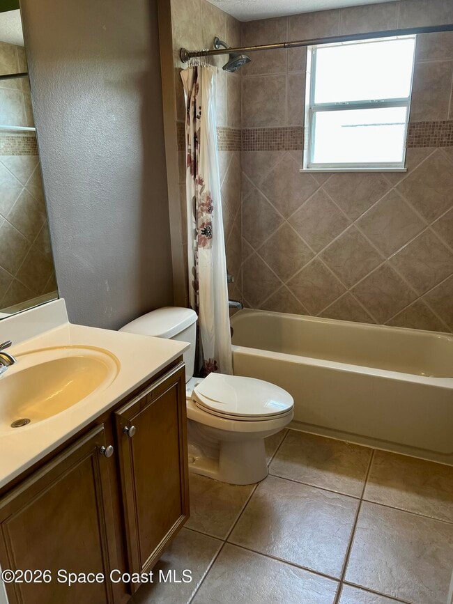 Building Photo - 1162 Becket Pl