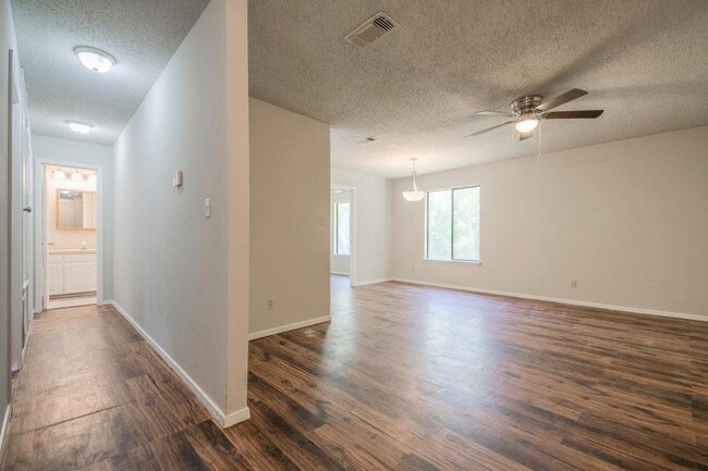 Building Photo - 242 W McFarland St