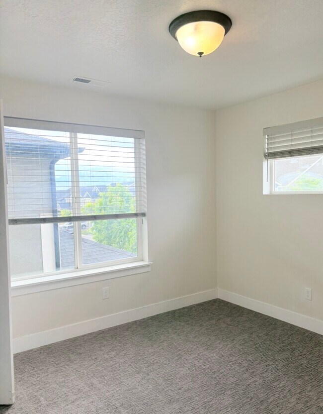 Building Photo - 3978 W 1750 N