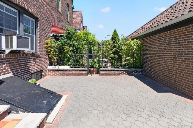 Building Photo - 34-39 75th Street