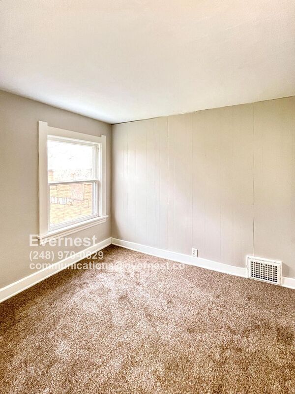 Building Photo - 1038 Prouty Ave