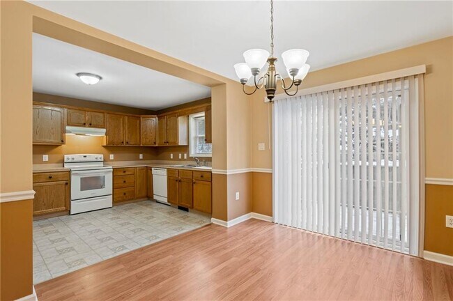 Building Photo - 35 Mapleville Main