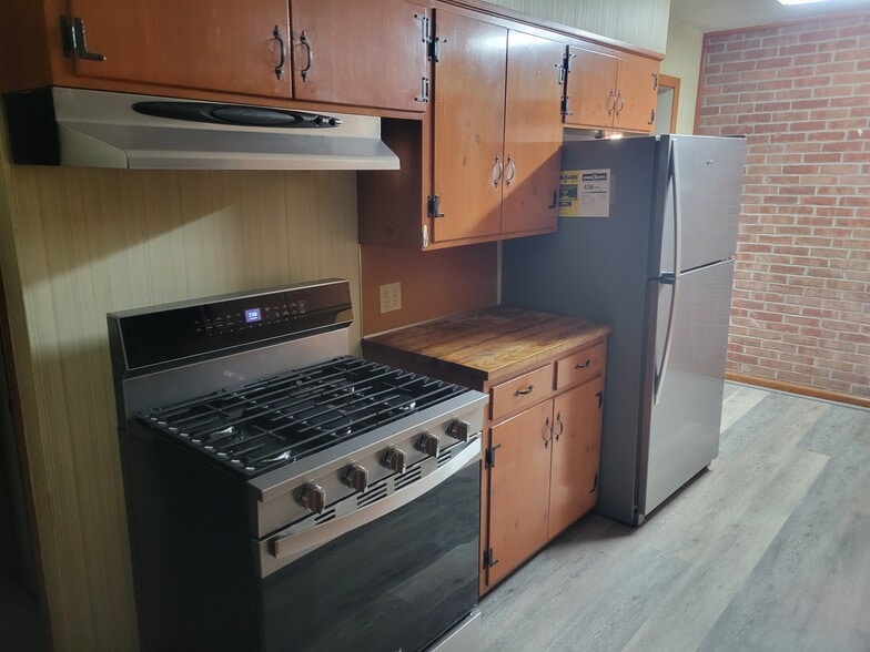 Building Photo - 2123 Eileen Rd