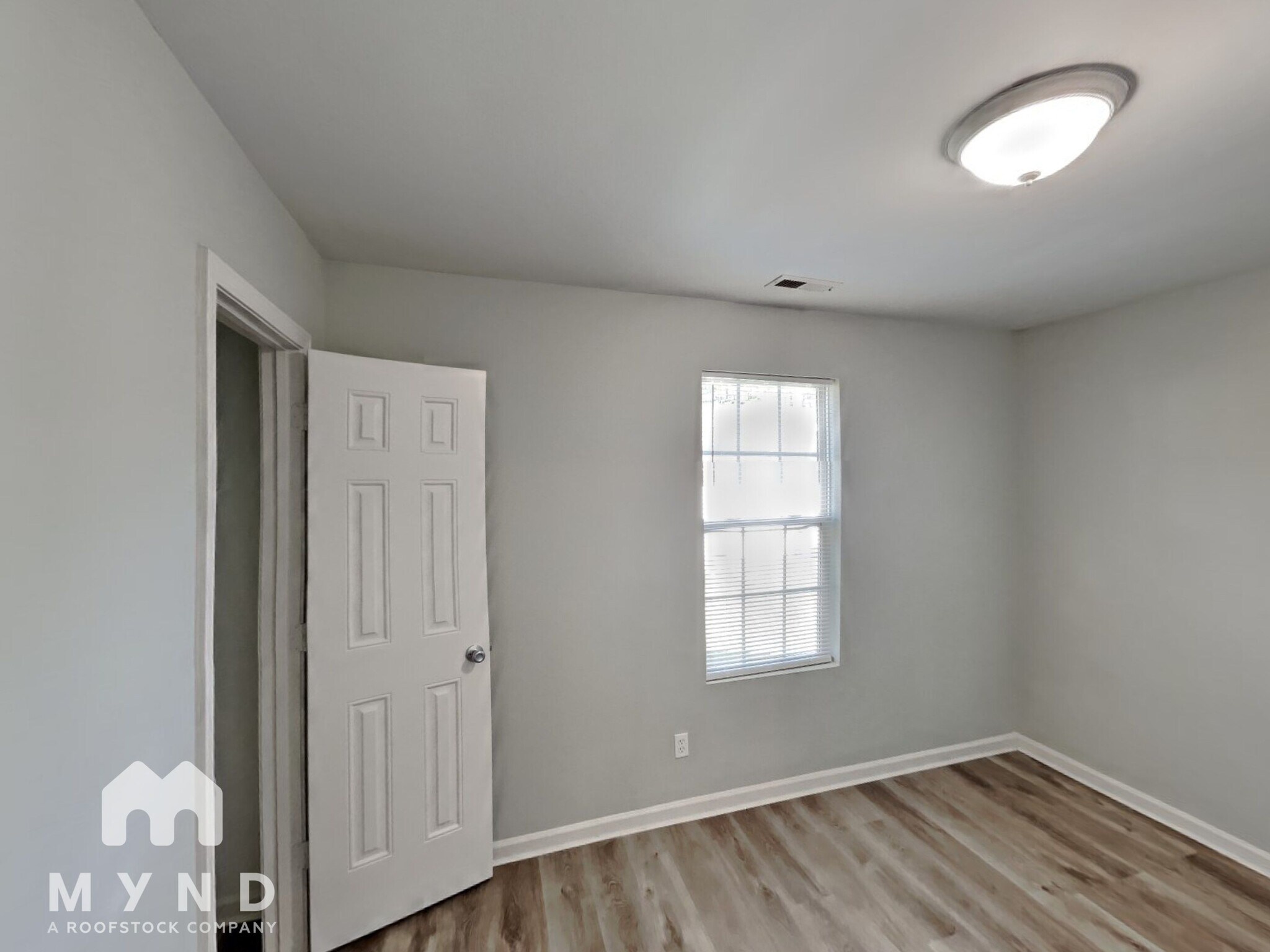 Building Photo - 829 Woodland Ln