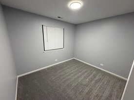 Building Photo - 743 Sterling Ct