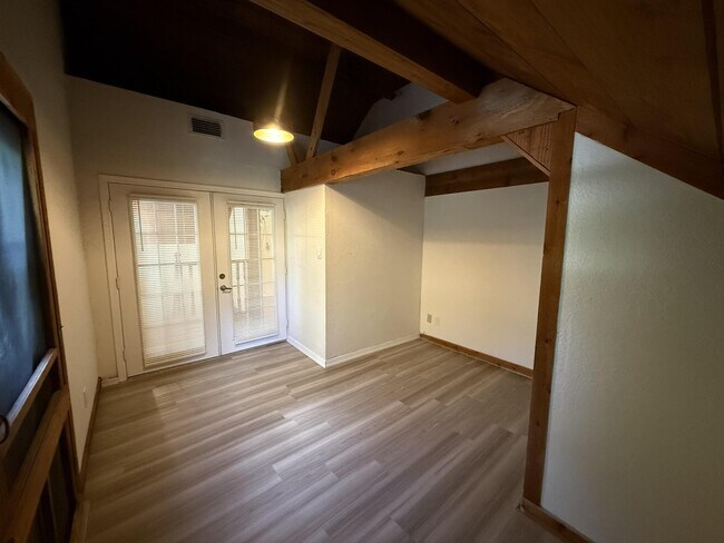 Building Photo - 17503 30th Ln N