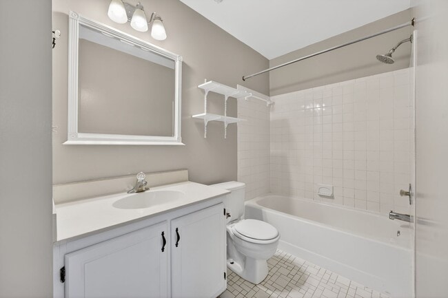 Building Photo - 1625 S Barton St