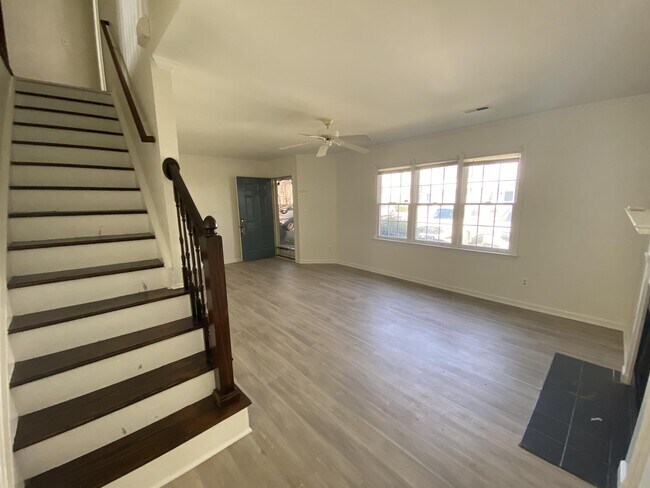 Building Photo - 3806-38D1 Sterling Pointe Dr