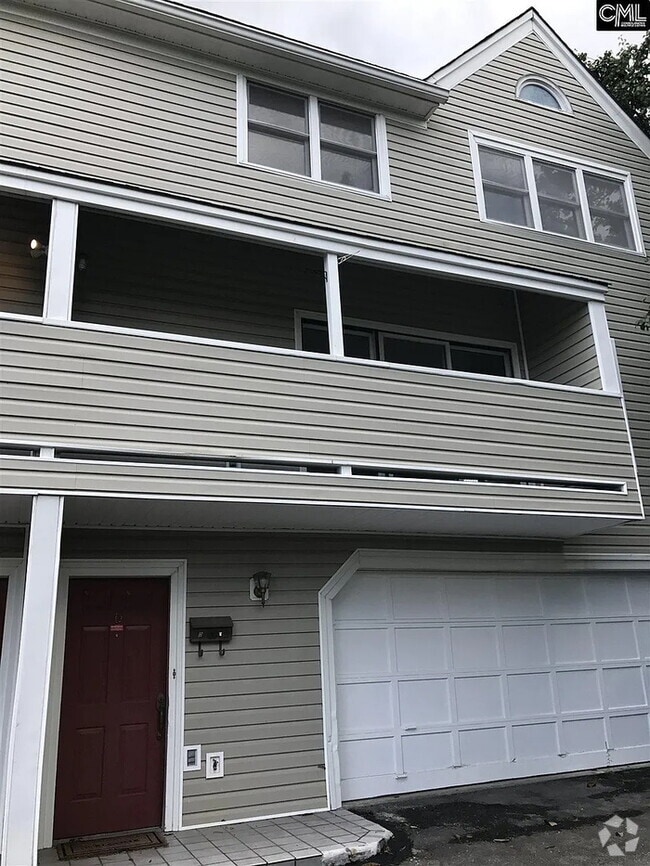 Building Photo - Fully Furnished!