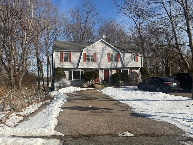 Building Photo - 17 Julian Ln