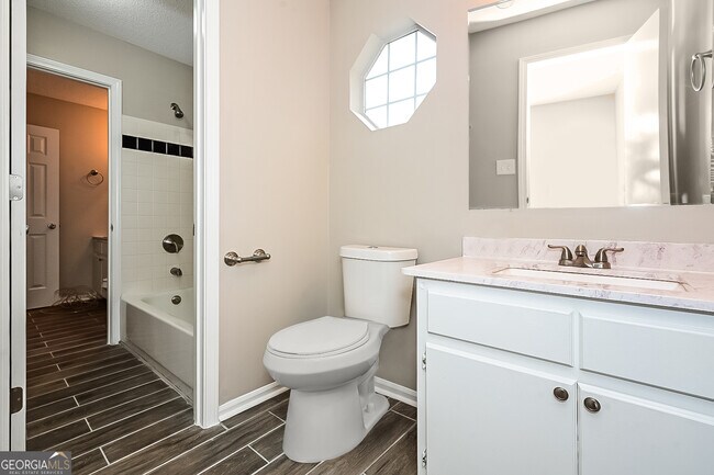 Building Photo - 176 Pine Branch Dr