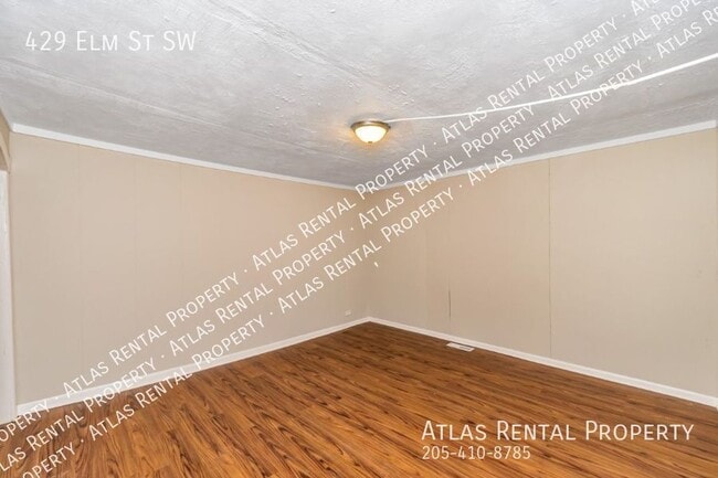 Building Photo - 429 Elm St SW