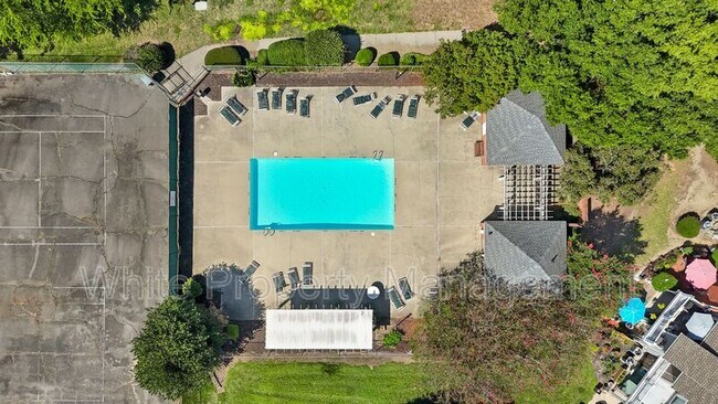 Building Photo - 9231 Kings Canyon Dr