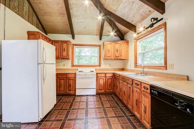 Building Photo - 8297 Squires Ln