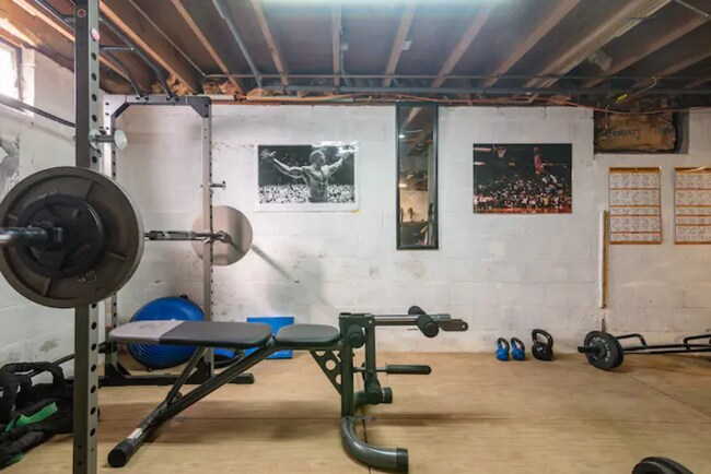 Building Photo - 22 Whitney Dr