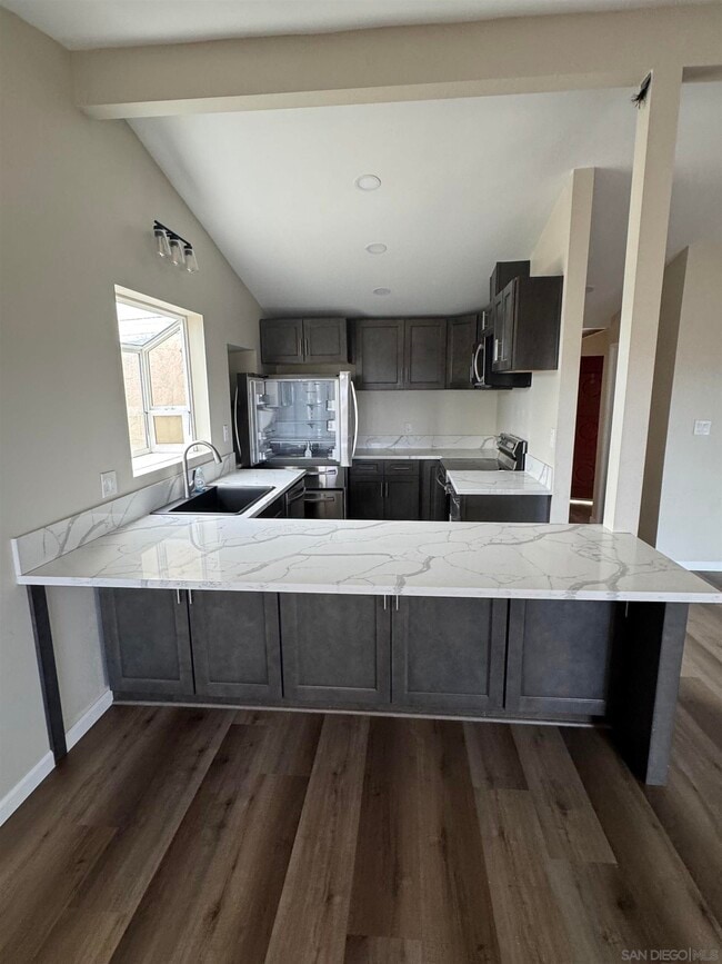 Building Photo - 2191 Cardinal Dr
