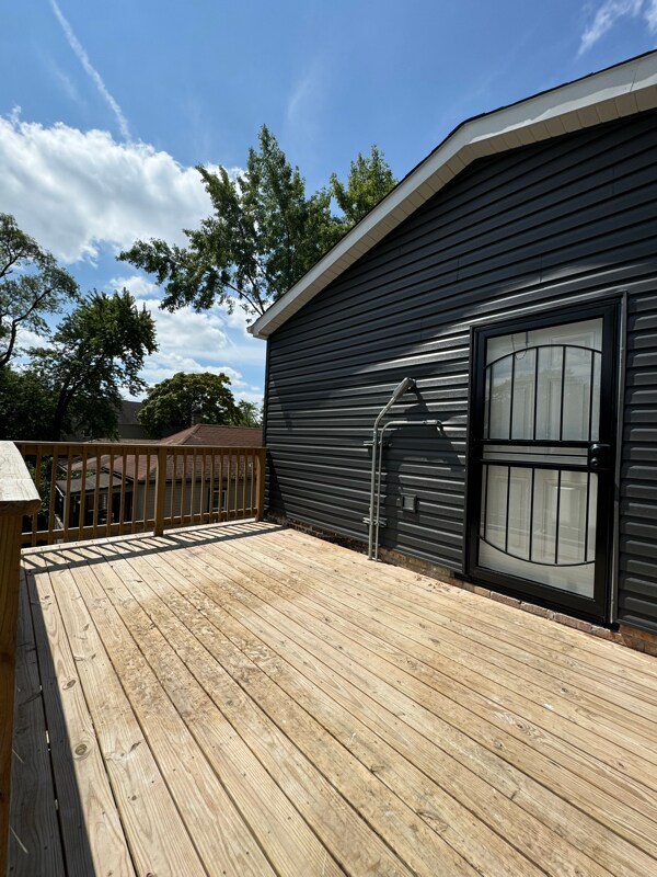 Building Photo - 7141 S Damen Ave