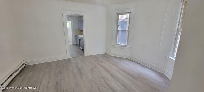 Building Photo - 807 Monroe Ave