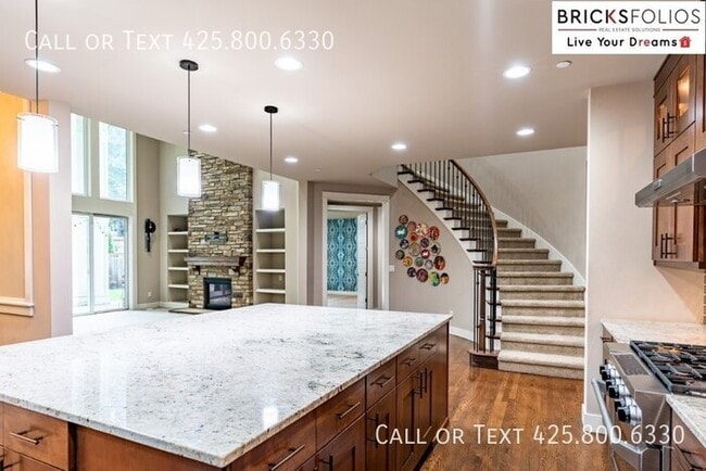 Building Photo - Discover the Perfect Blend of Comfort and ...