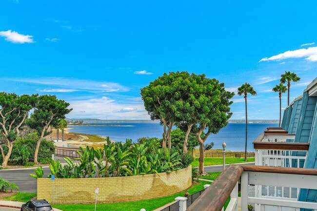 Building Photo - Stunning Spacious 2 Bed 2.5 Bath Condo in ...