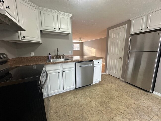 Building Photo - 10 Tideview Path