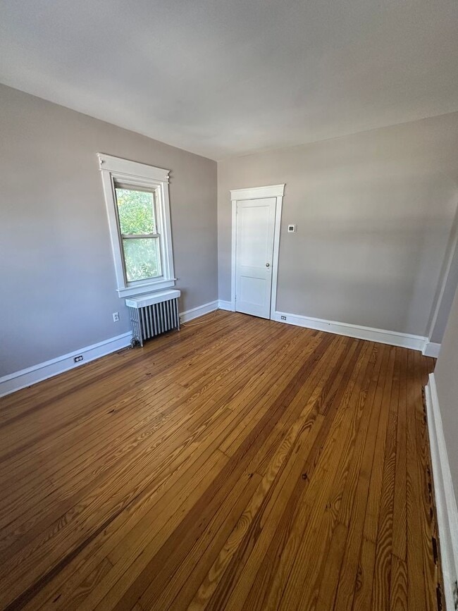 Building Photo - 1010 Chestnut St