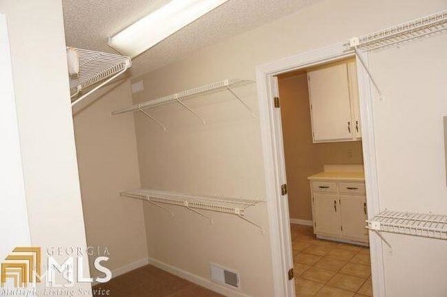 Building Photo - 4 bedroom in Tyrone GA 30290