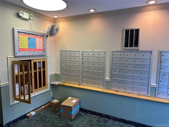 Building Photo - 1523 Central Park Ave