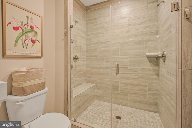 Building Photo - 813 Rockwell Ave