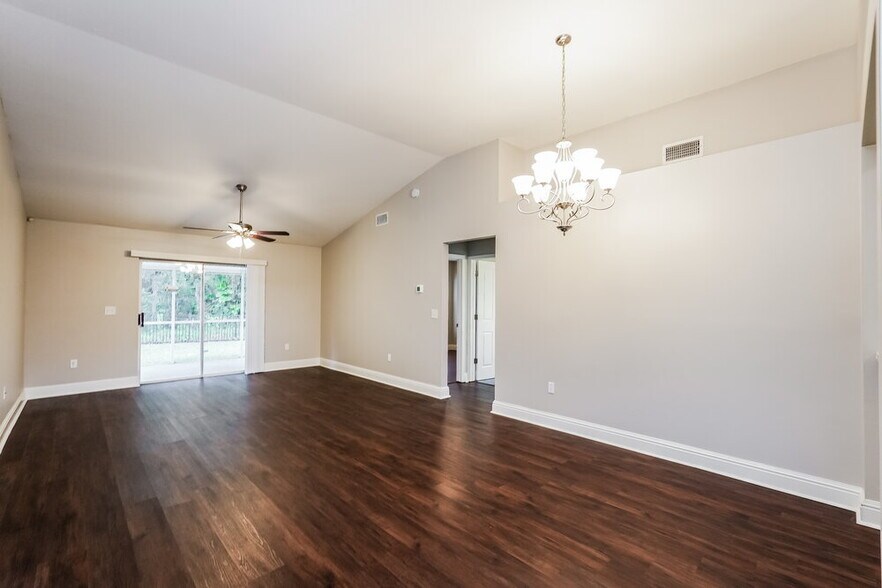 Building Photo - 1745 Kirtley Dr