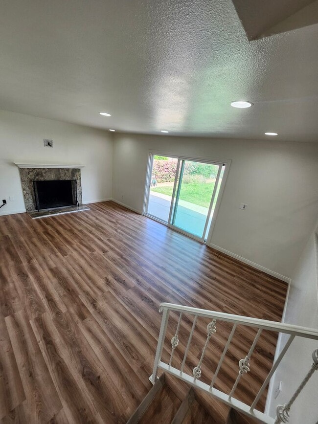 Building Photo - Big backyard with lots of upgrades