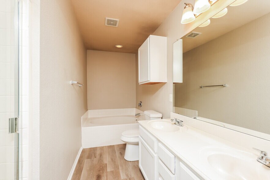 Building Photo - 13532 Baldcypress Dr