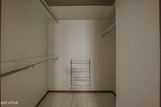 Building Photo - 13135 W Castlebar Dr