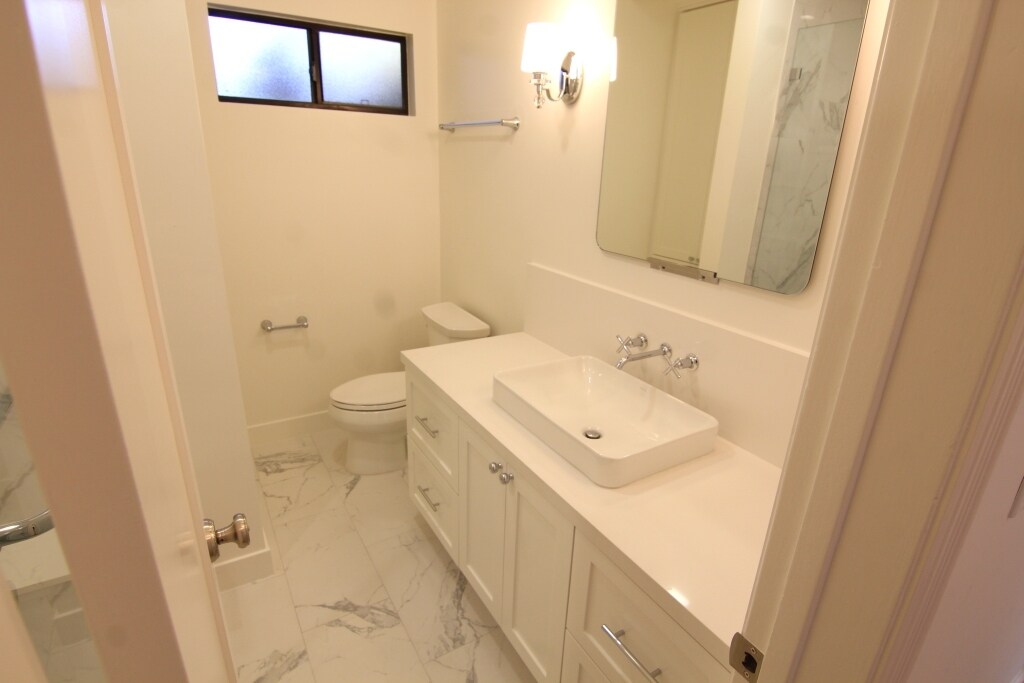 Building Photo - 1523 S Wooster St