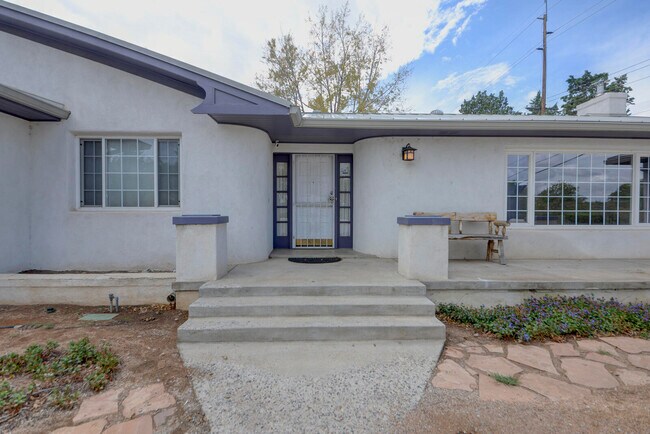 Building Photo - 3334 Linda Vista Ave SE