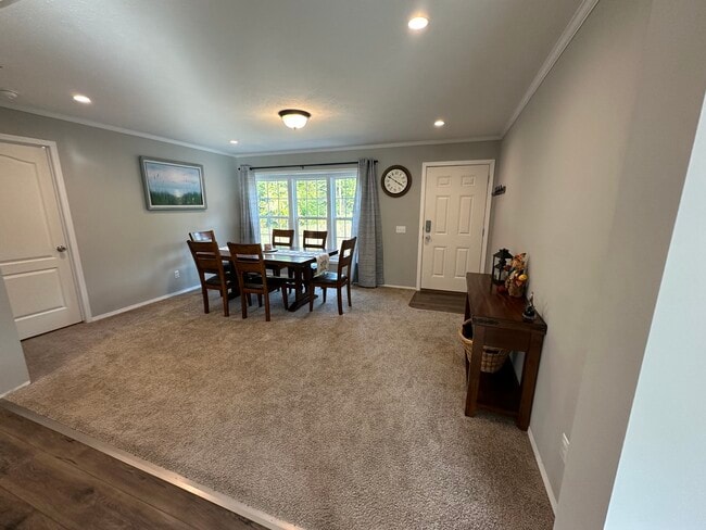 Building Photo - 456 Beede Hill Rd