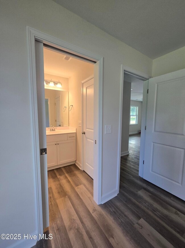 Building Photo - 408 Sam Millis Dr