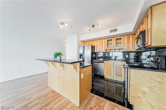 Building Photo - 2222 Detroit Ave