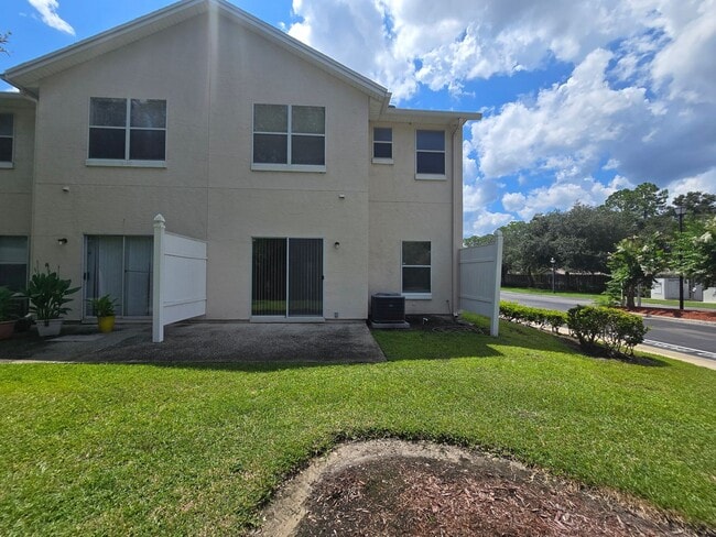 Building Photo - 5260 Collins Rd