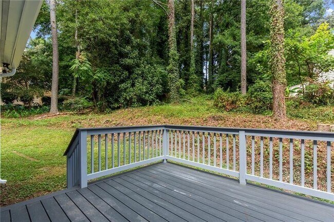 Building Photo - 4019 Shady Dr NW