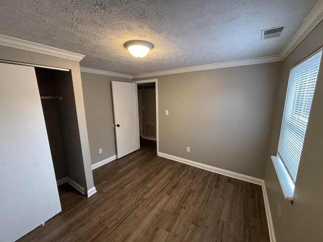 Building Photo - 575 El Paseo Pl