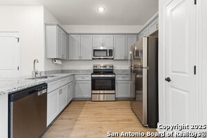 Building Photo - 7615 Gramercy Wy