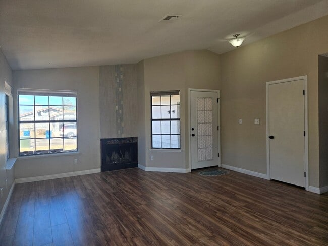 Building Photo - One Story Home