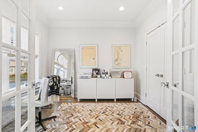 Building Photo - 228 Eastlawn St