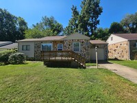 Building Photo - 3 bedroom | 1 bathroom | 1 car garage | Close to campuses & Rountree | Pets welcome!