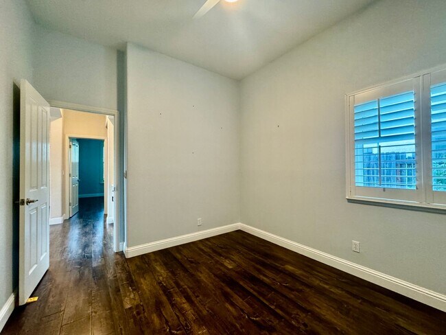 Building Photo - CLEAN AND SPACIOUS ONE STORY, 3 BED, 2 BATH, 2 CAR GARAGE IN WEST SACRAMENTO