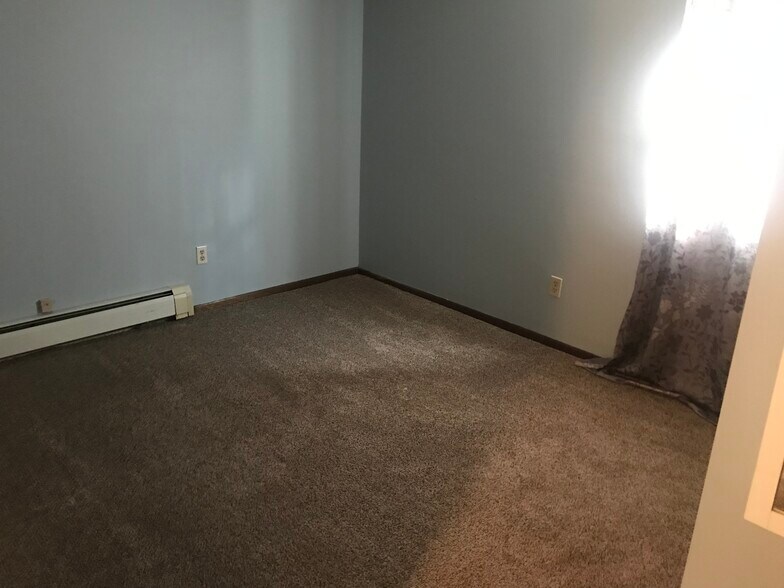 Building Photo - 155 Evergreen Pl